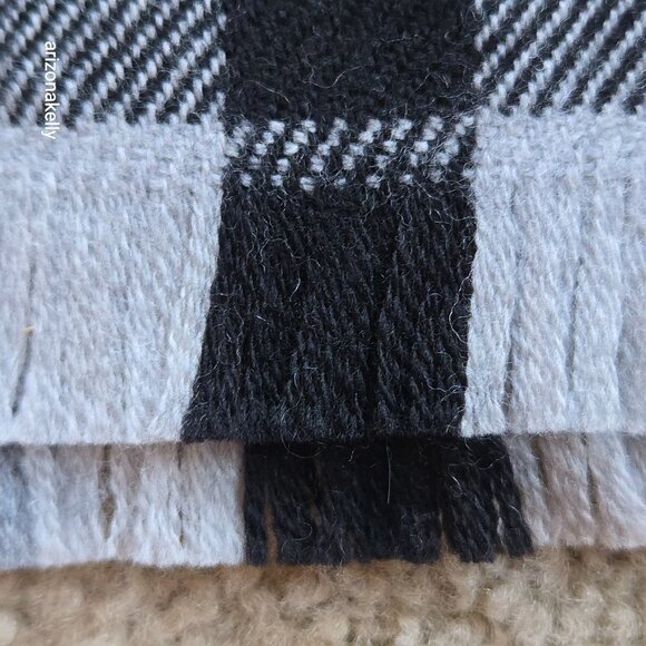 NWOT Foxford Cashwool Extra Fine Merino Wool Grey Black Plaid Ireland - Picture 4 of 9